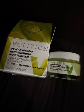 Dewy Avocado Replenishing Moisturizer - Green